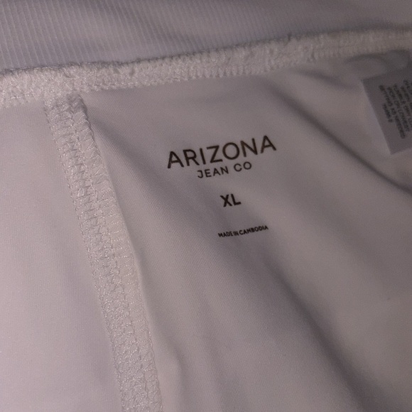 Arizona Built In Shorts Mid Rise Skirt- (Waist across 34” Length 14.5”) - Picture 6 of 7